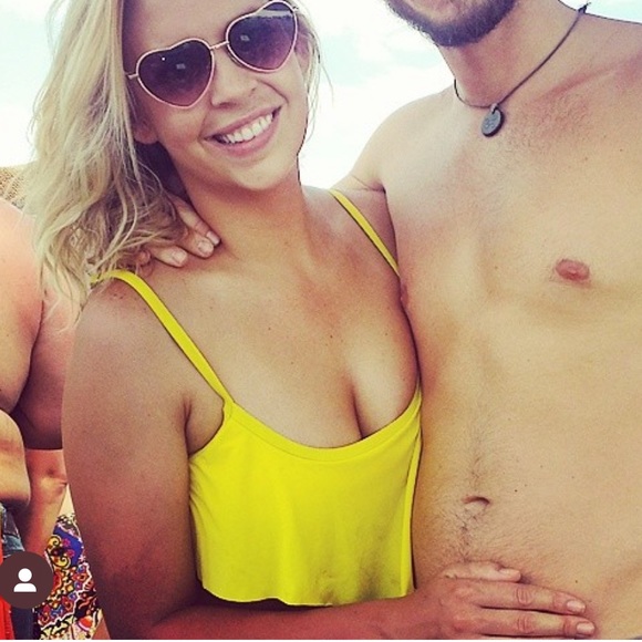 - Yellow Ruffle Swing Swimsuit Bikini Top - Picture 2 of 8